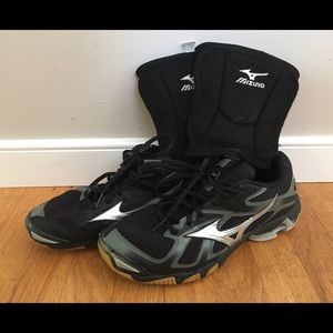 Mizuno Wave Bolt 5 Volleyball Shoes & Kneepads